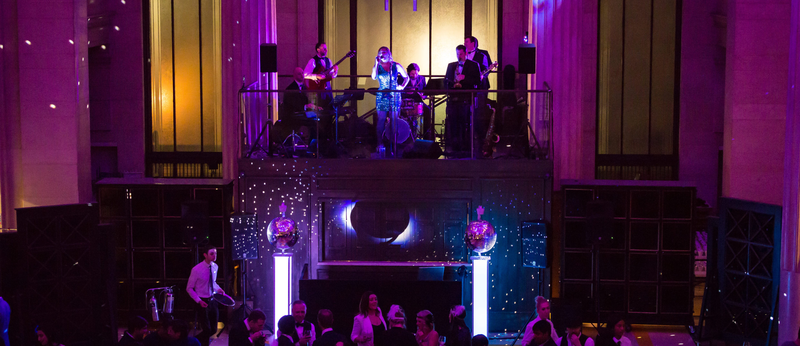 London Bands for Hire | Cover Bands | Weddings | Events - Mandy And The Mood Swings